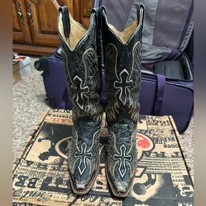 Corral cowboy boots